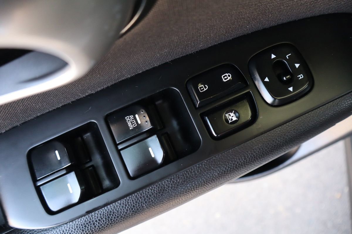 Used 2016 Kia Soul FWD image 27