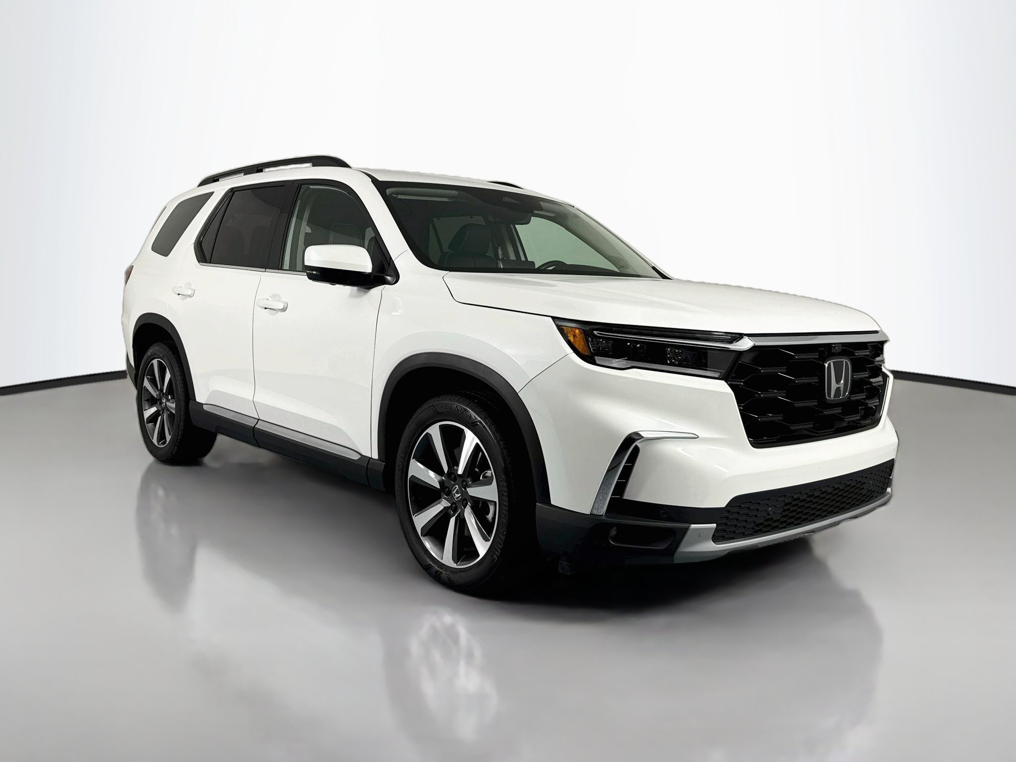 Certified 2023 Honda Pilot Elite image 3