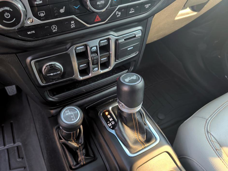 Used 2022 Jeep Wrangler Unlimited Sahara image 26