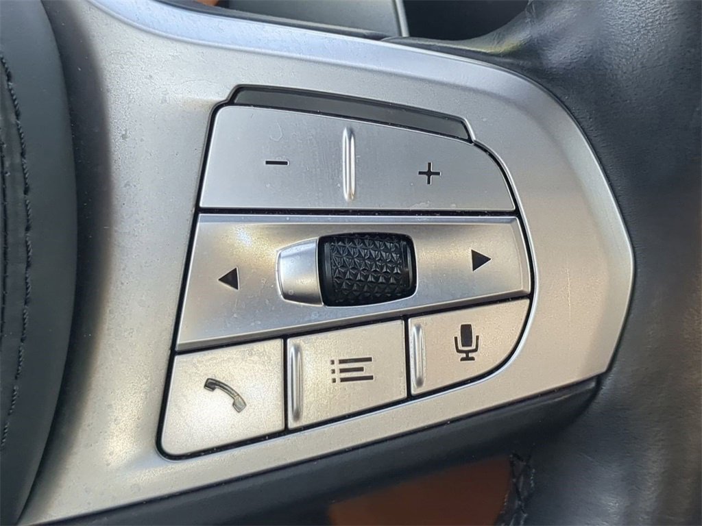 Used 2021 BMW 750i xDrive w/ Luxury Rear Seating Package image 27
