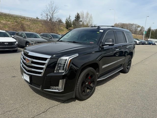 Used 2017 Cadillac Escalade Luxury AWD/4WD image 2