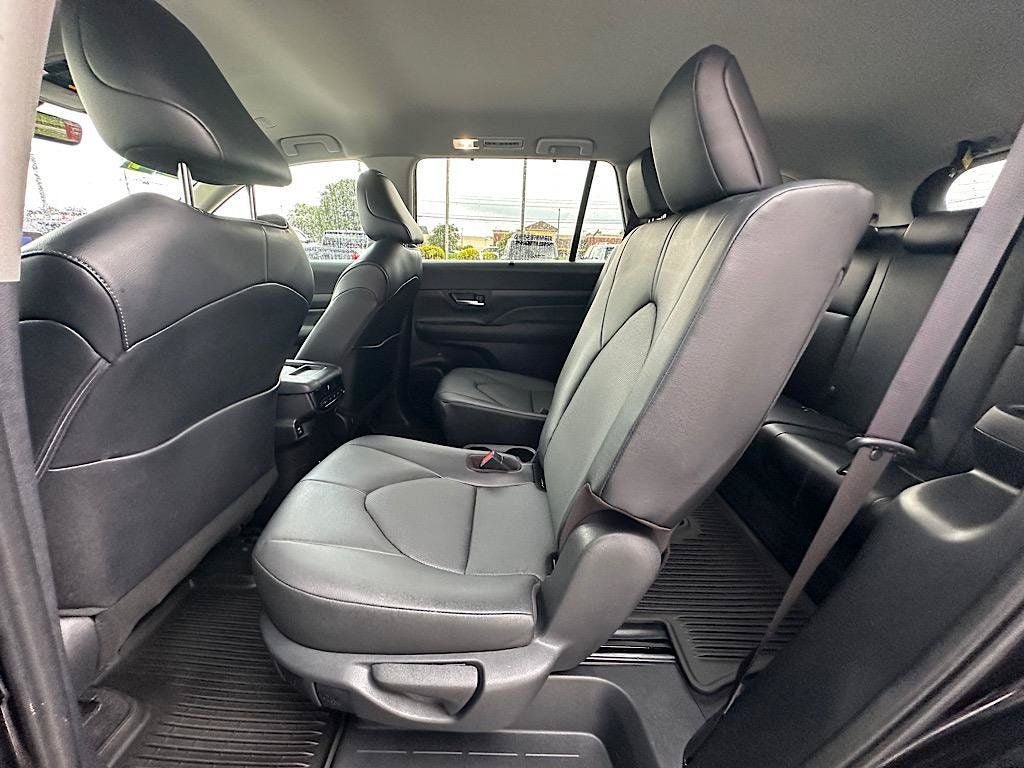 Certified 2024 Toyota Grand Highlander AWD image 14
