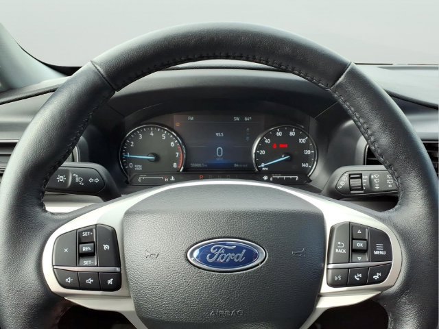 Used 2023 Ford Explorer XLT w/ Equipment Group 202A AWD/4WD image 33