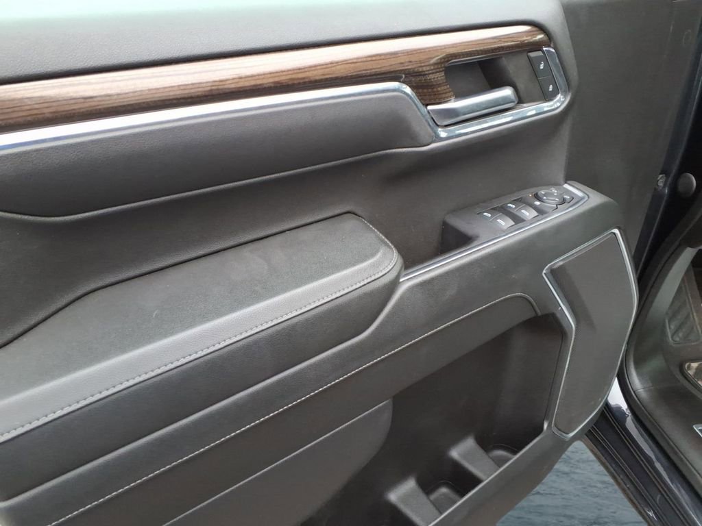 Used 2024 Chevrolet Silverado 1500 LT image 12