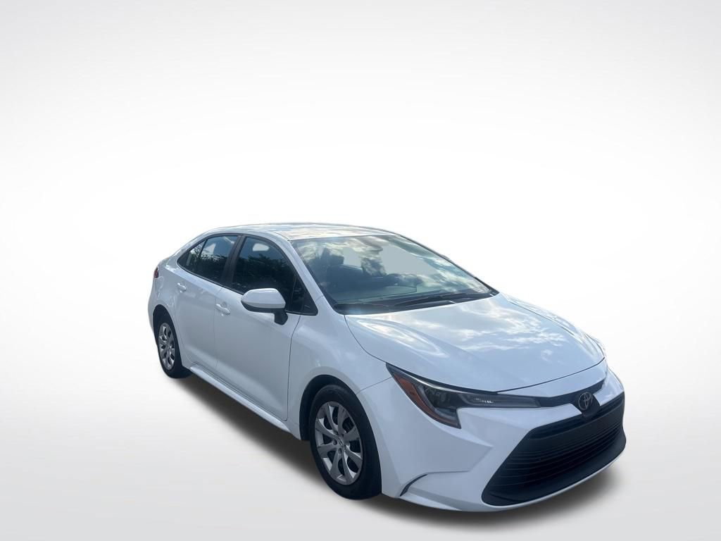 Used 2024 Toyota Corolla LE FWD image 4