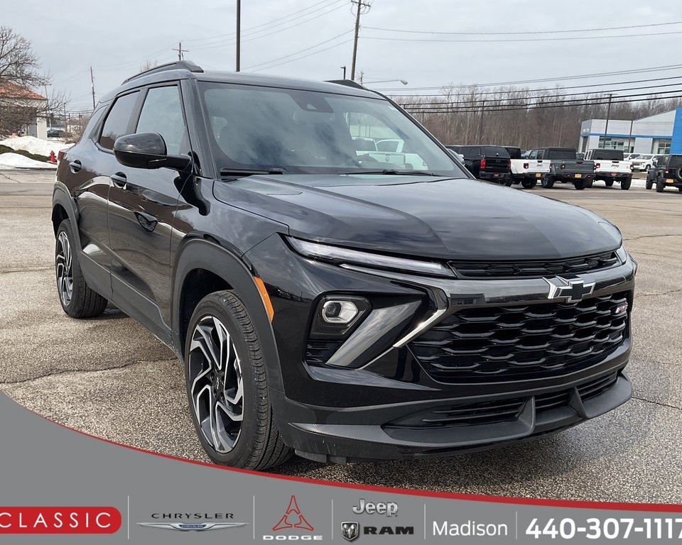 Used 2025 Chevrolet TrailBlazer RS w/ Convenience Package image 1