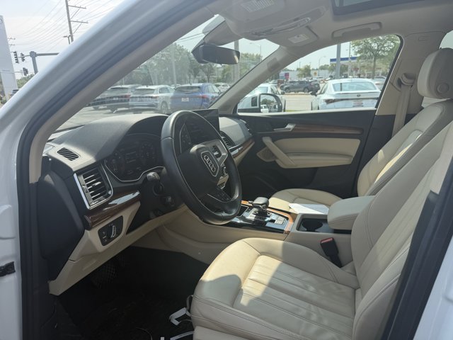 Used 2023 Audi Q5 2.0T Premium Plus w/ Premium Plus Package AWD/4WD image 5
