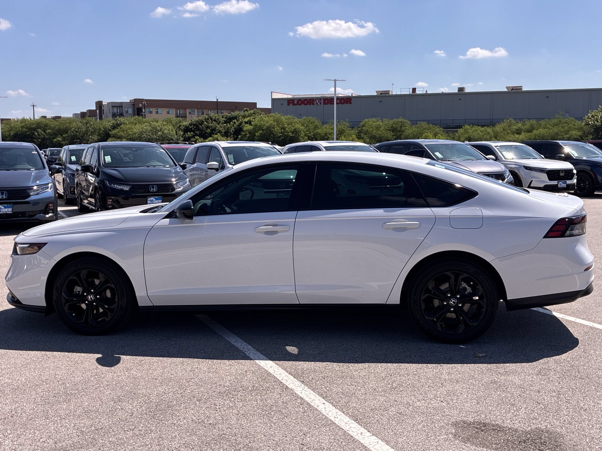 Certified 2025 Honda Accord SE image 3