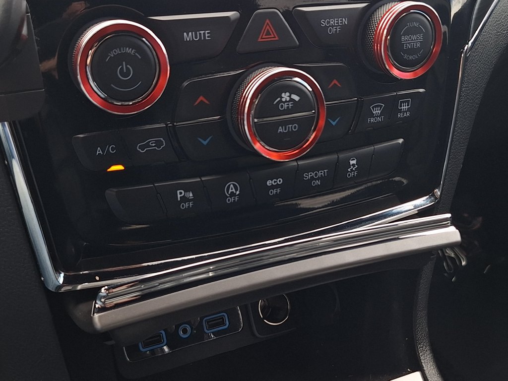 Used 2020 Jeep Grand Cherokee Limited AWD/4WD image 24