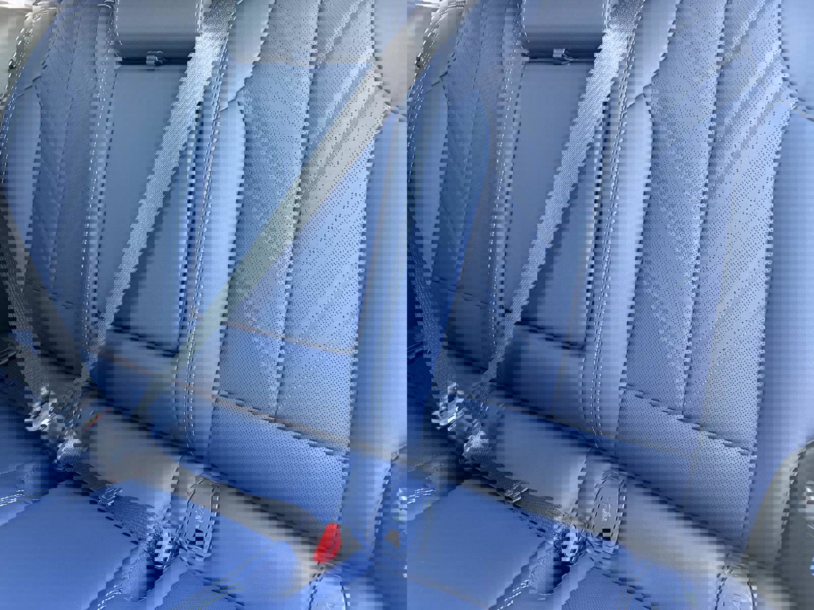 New 2026 Cadillac Optiq Luxury 2 image 13