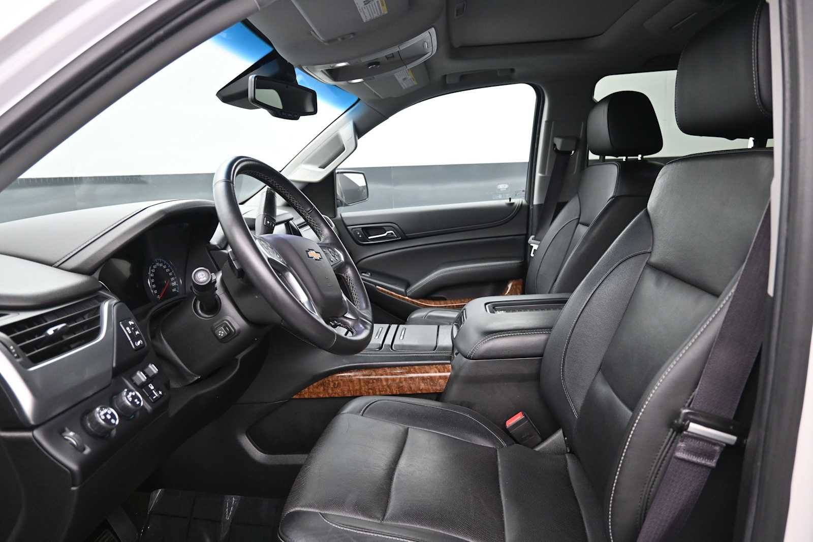 Used 2017 Chevrolet Suburban Premier AWD/4WD image 10