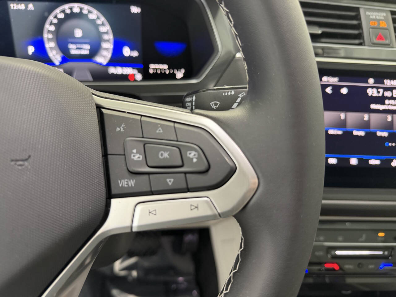 Used 2022 Volkswagen Tiguan SE AWD/4WD image 18