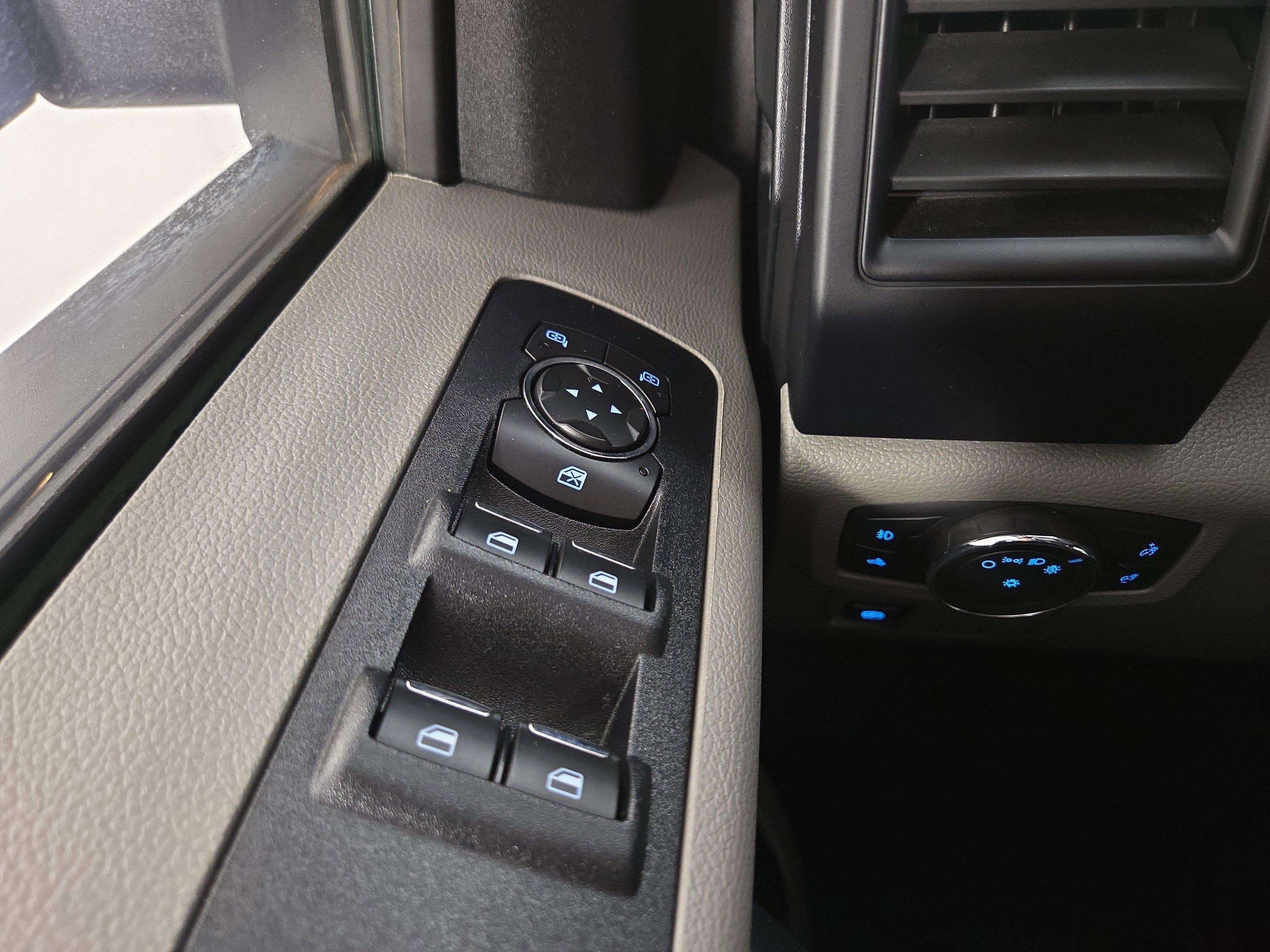 Used 2020 Ford F150 XL w/ Equipment Group 101A Mid image 28