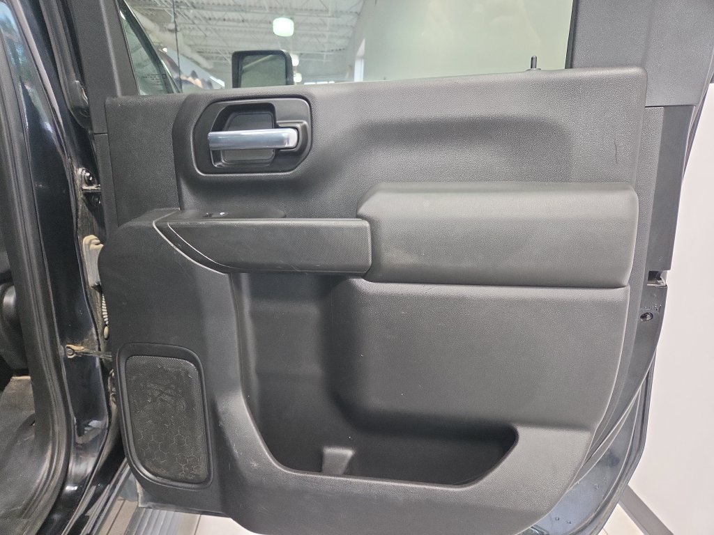 Used 2020 Chevrolet Silverado 2500 Custom w/ Custom Value Package AWD/4WD image 19