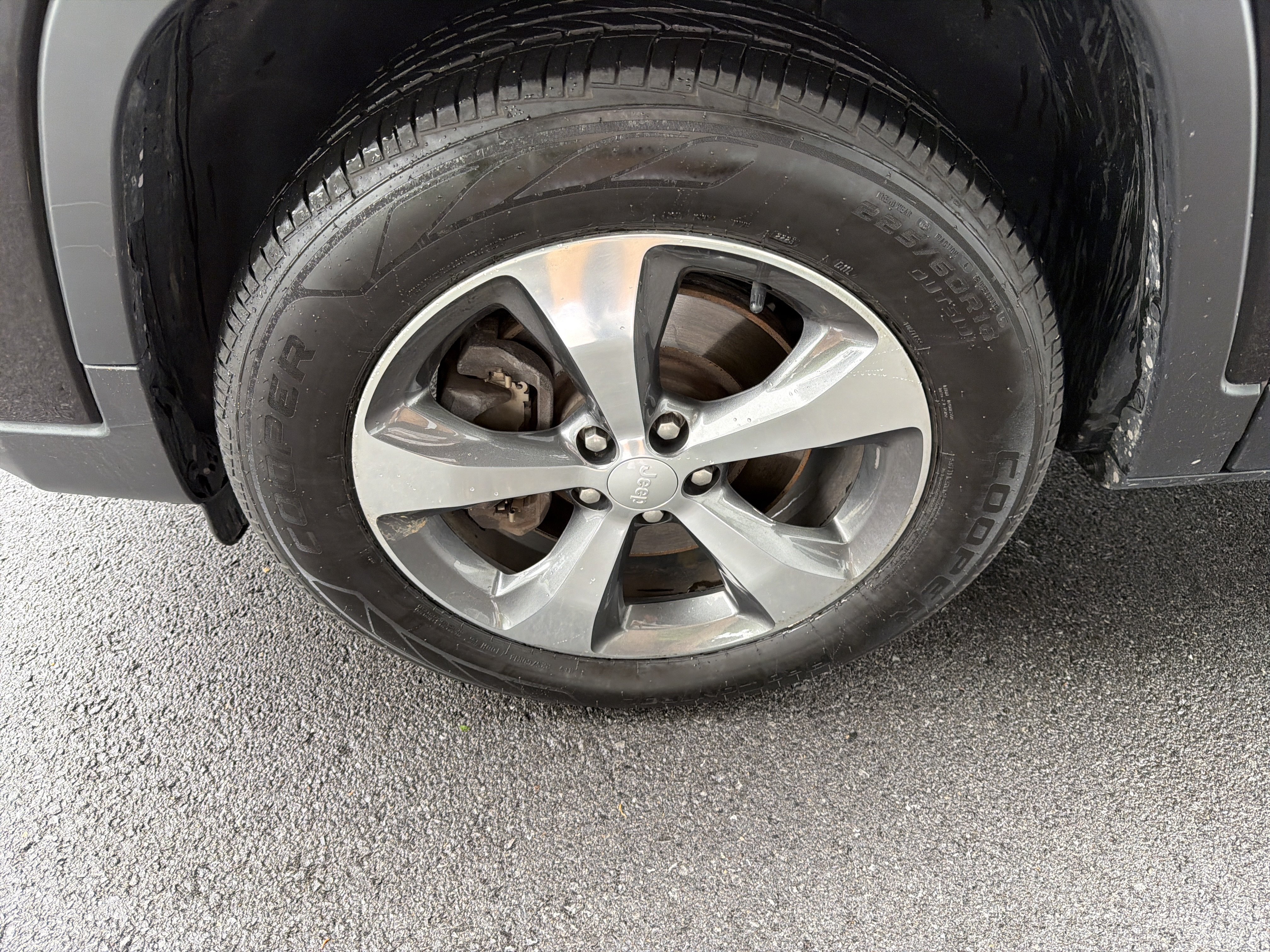 Used 2019 Jeep Cherokee Limited AWD/4WD image 10