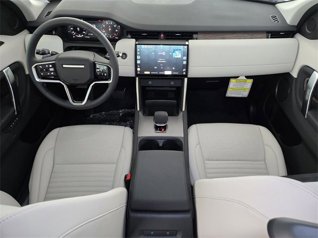 New 2025 Land Rover Discovery Sport S image 4