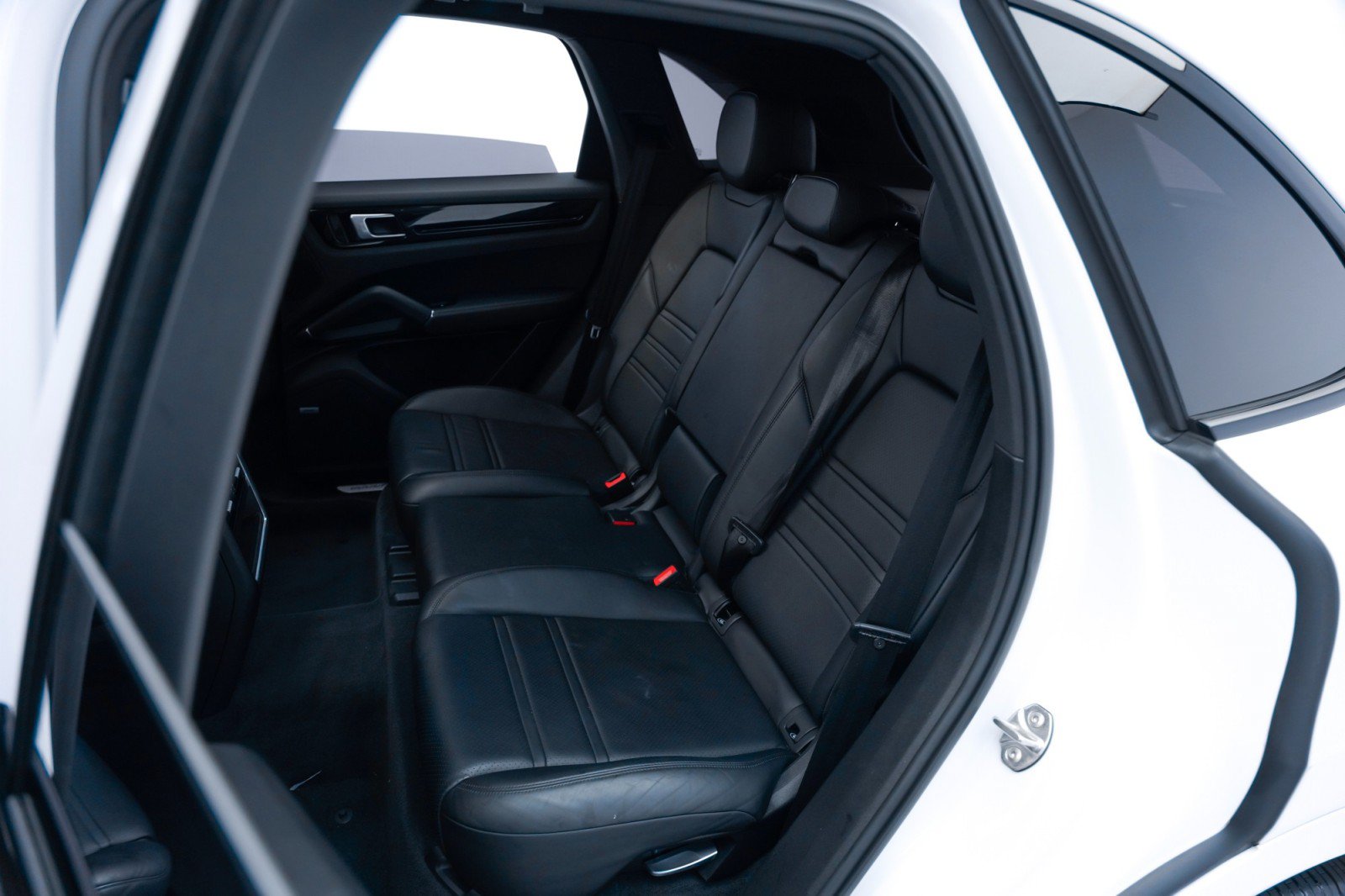 Certified 2020 Porsche Cayenne AWD/4WD image 23