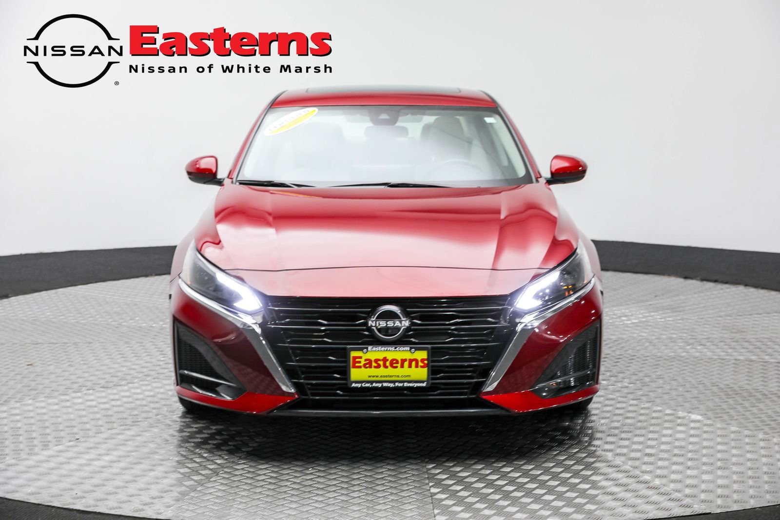 Used 2023 Nissan Altima 2.5 SV w/ SV Premium Package image 2