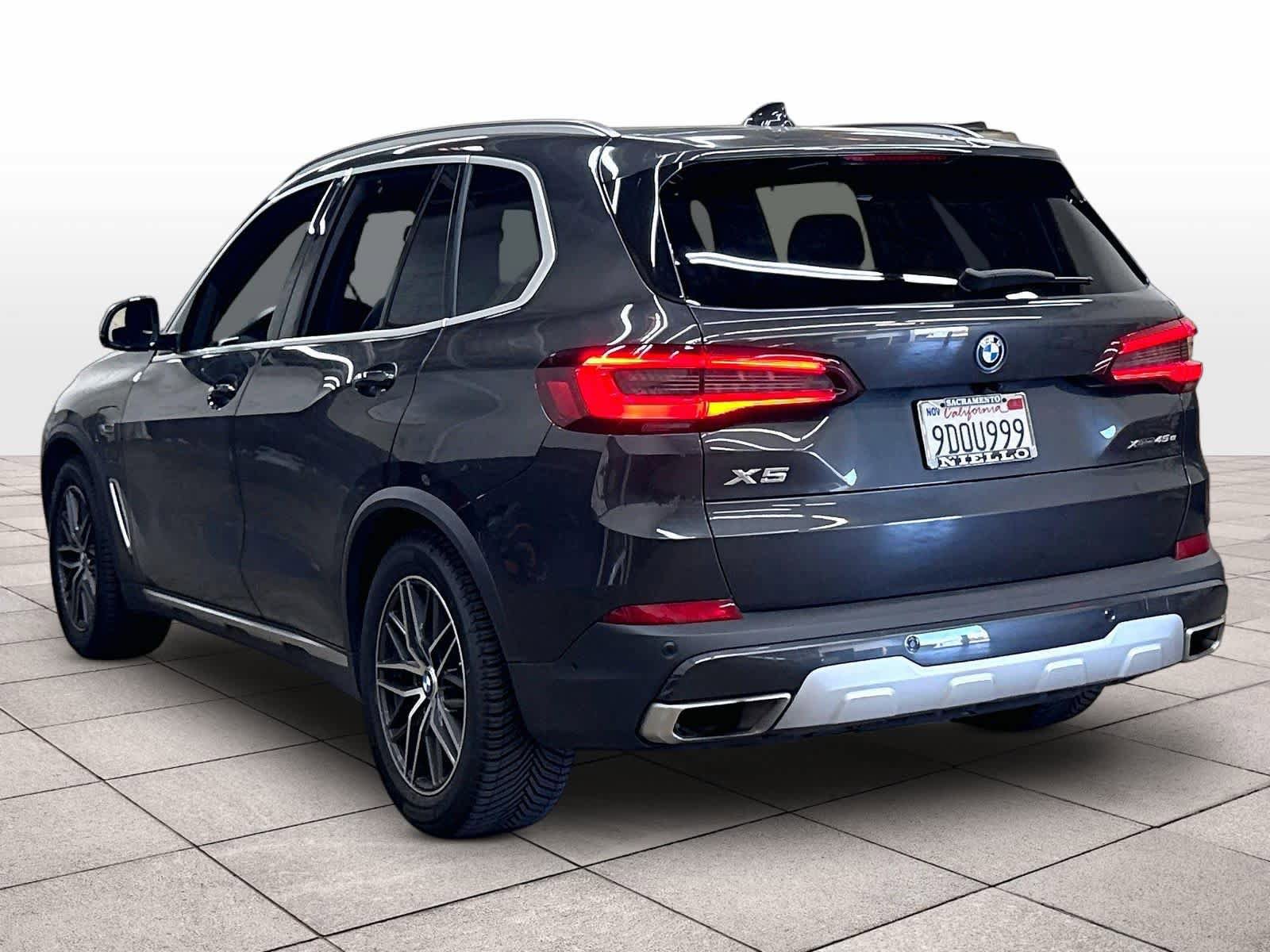 Used 2023 BMW X5 xDrive45e w/ Parking Assistance Package AWD/4WD image 14
