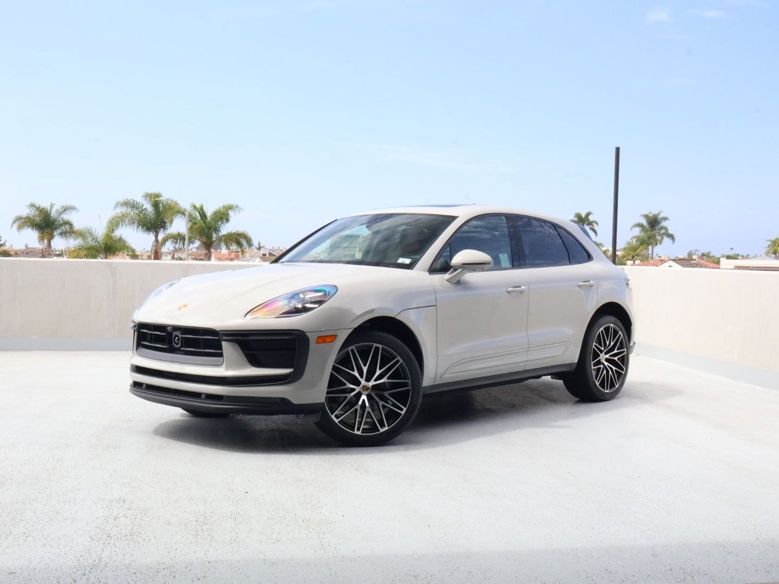 New 2026 Porsche Macan AWD/4WD image 1