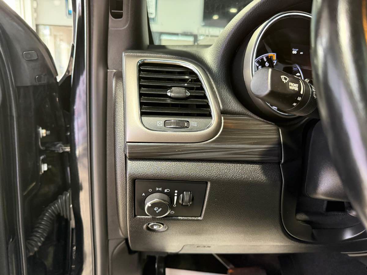 Used 2021 Jeep Grand Cherokee Laredo X AWD/4WD image 19
