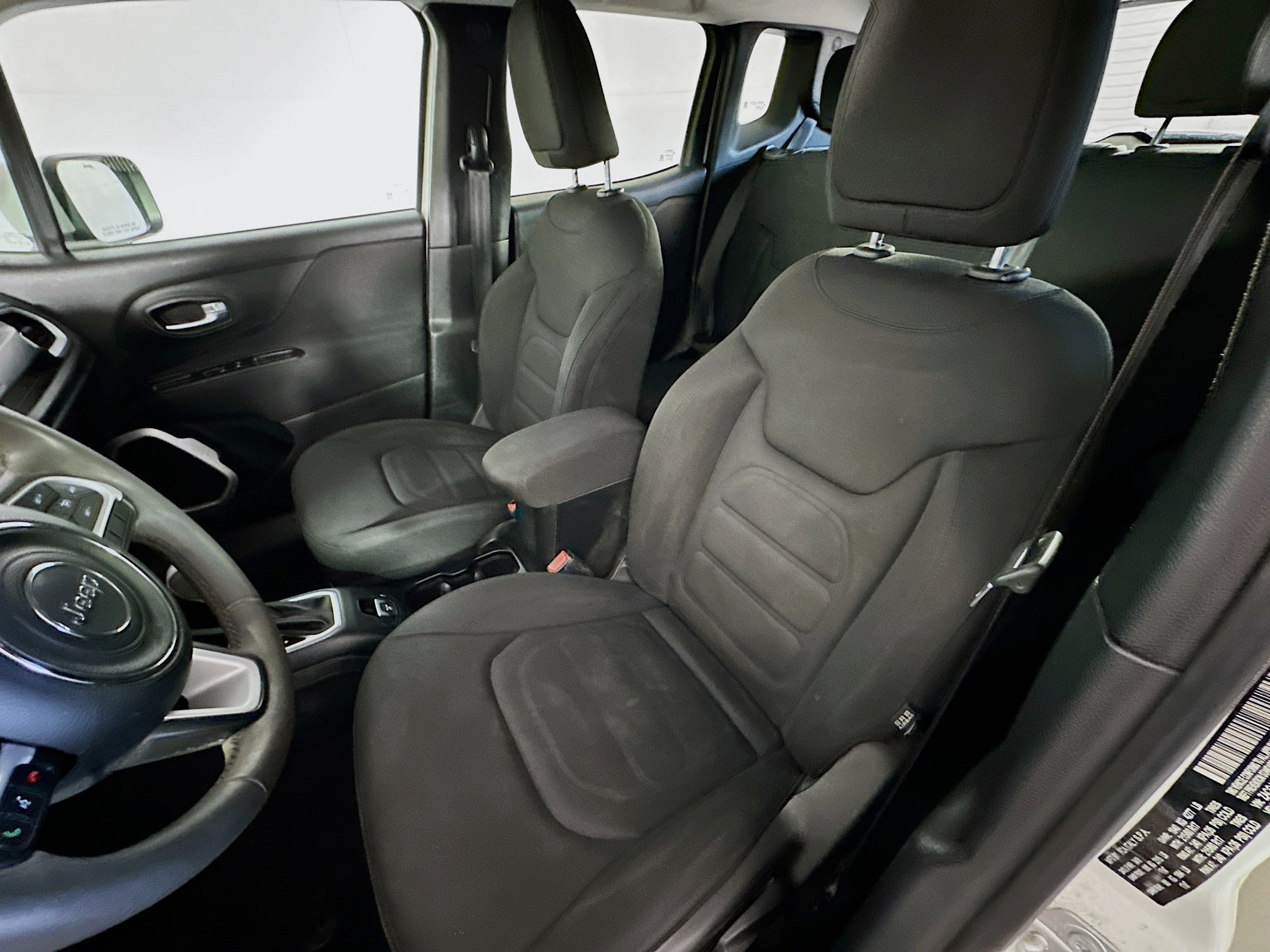 Used 2018 Jeep Renegade Latitude image 13