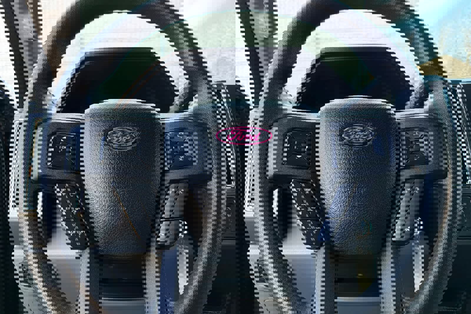 Used 2015 Ford F150 XLT image 22