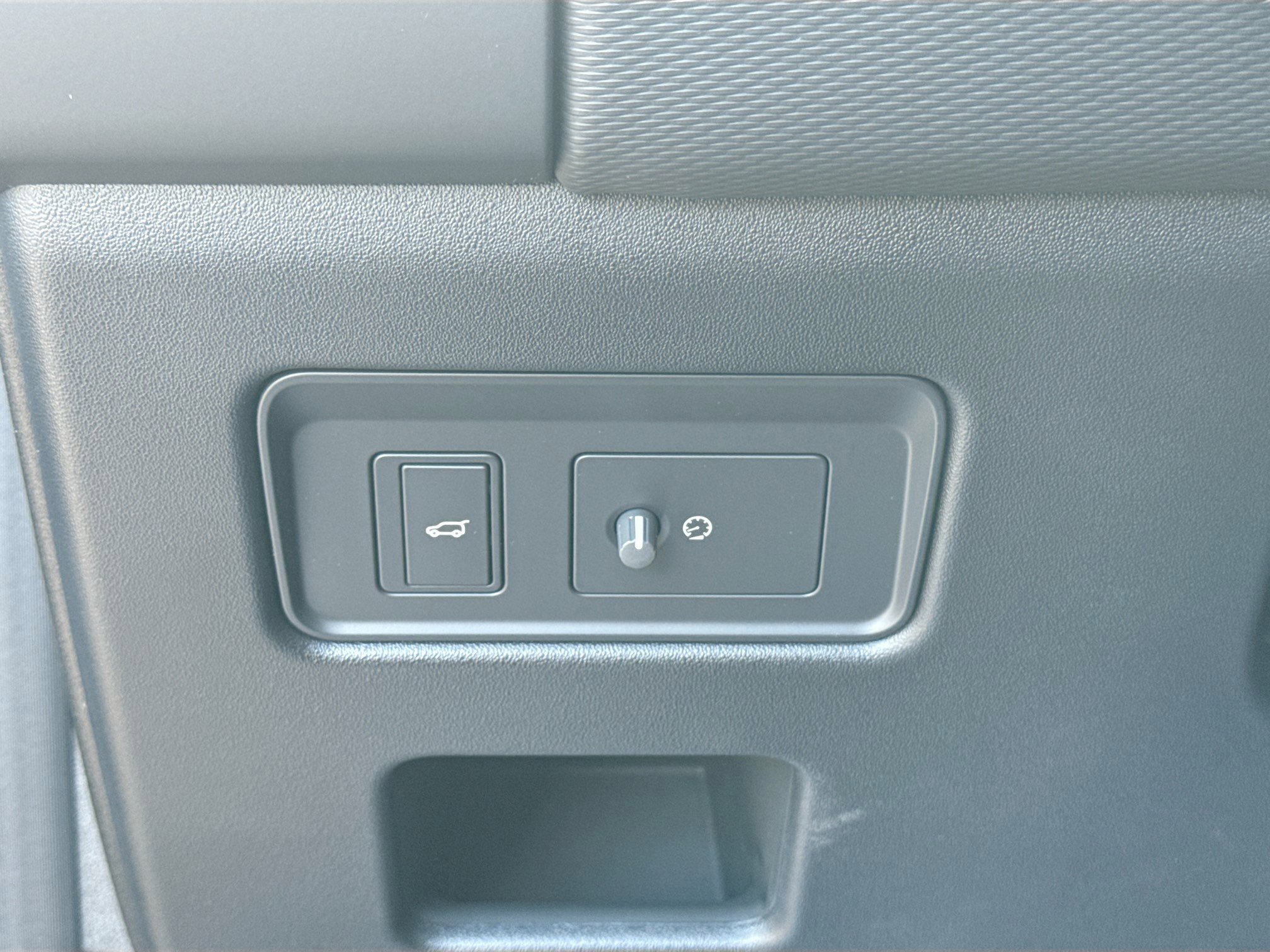 New 2026 Land Rover Discovery Limited Edition image 37