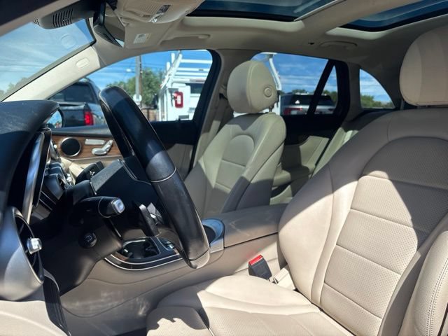 Used 2022 Mercedes-Benz GLC 300 4MATIC image 12