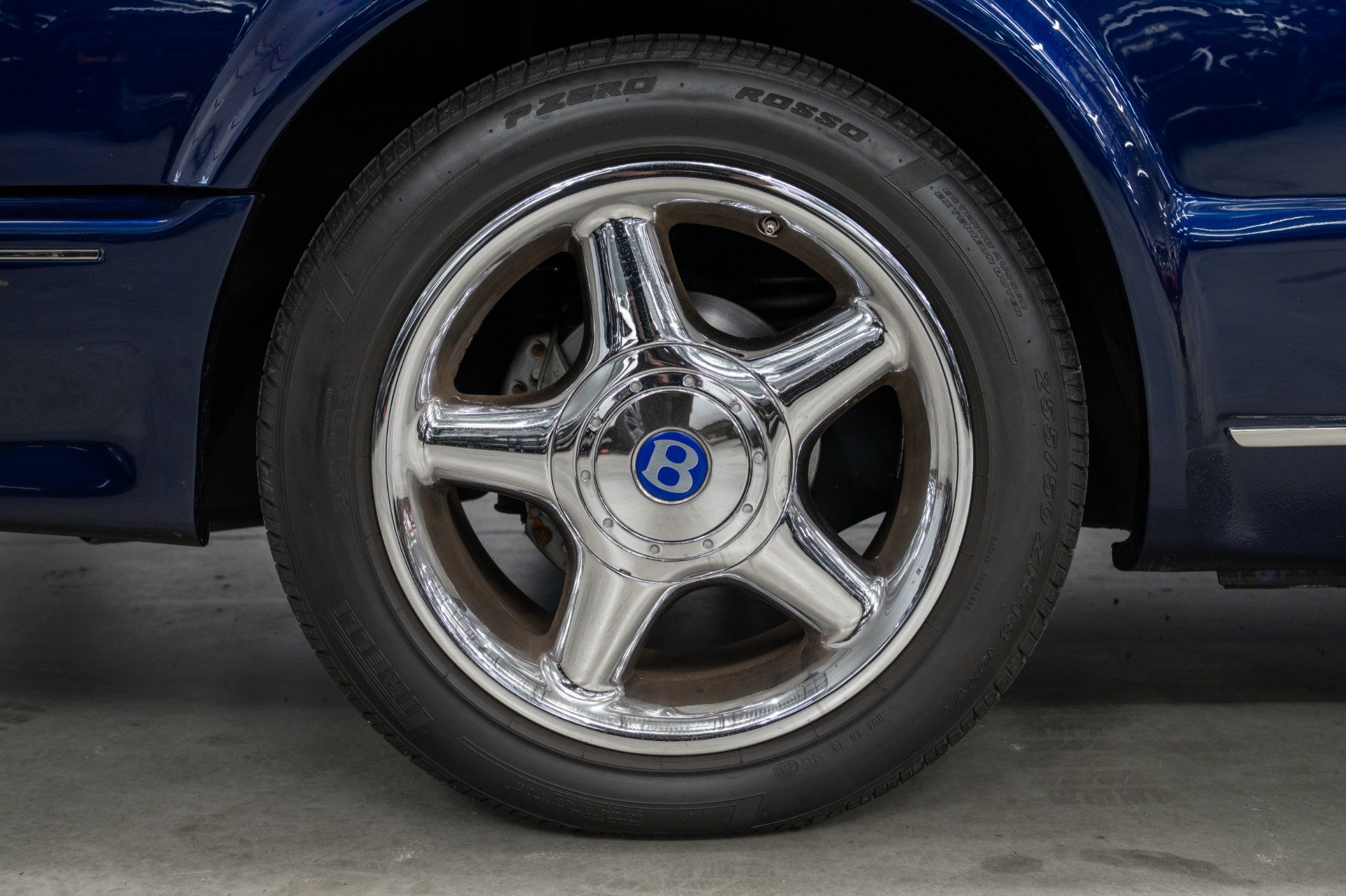 Used 1999 Bentley Azure Mulliner RWD image 10