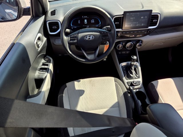 Used 2023 Hyundai Venue SEL w/ Cargo Package FWD image 8