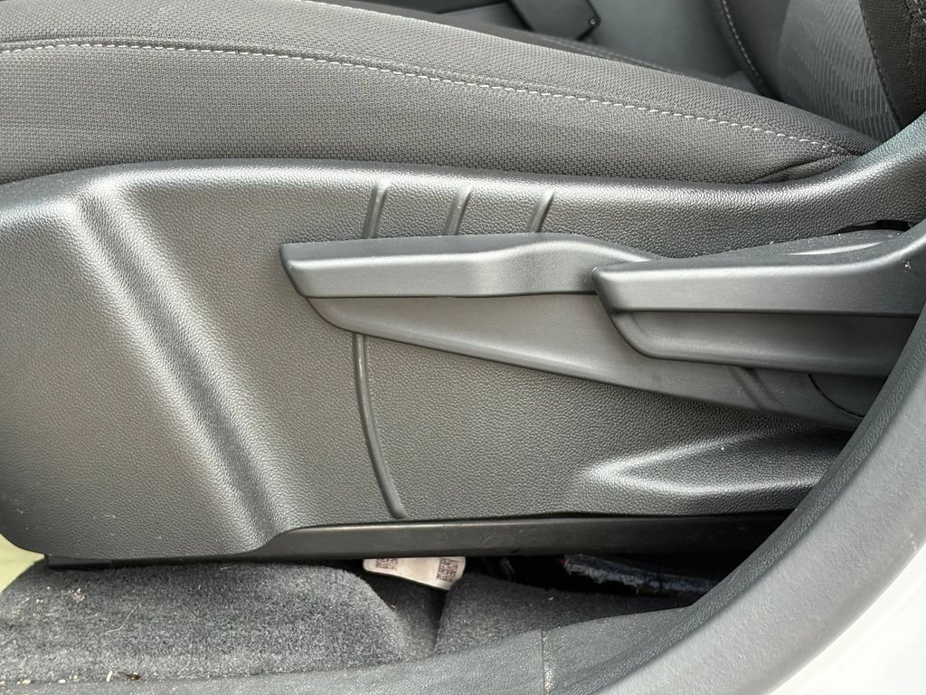 Used 2025 Chevrolet Equinox LT w/ Safety and Technology Package AWD/4WD image 19