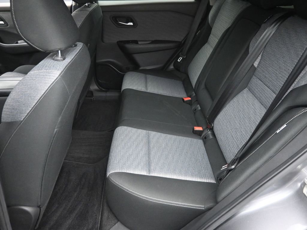 Used 2023 Nissan Rogue SV image 10