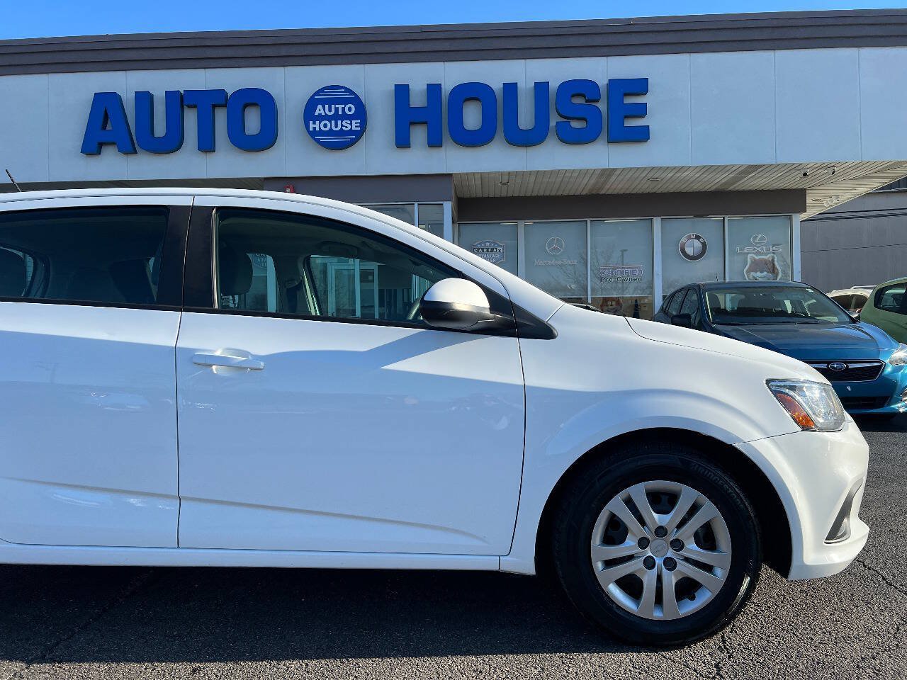 Used 2017 Chevrolet Sonic LT FWD image 36