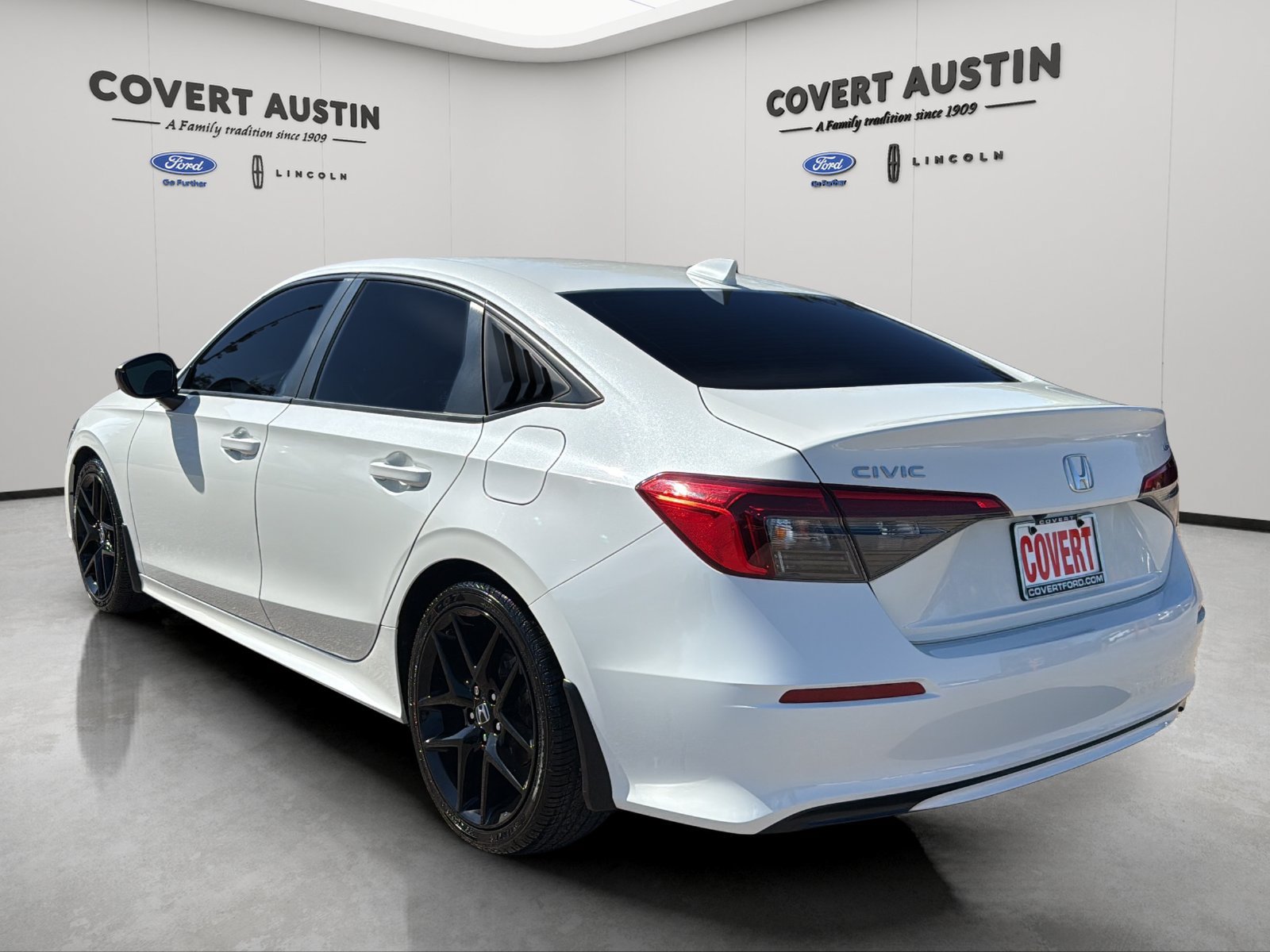 Used 2023 Honda Civic Sport image 3