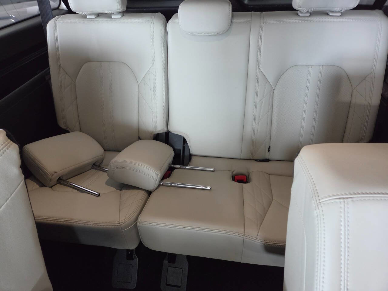 Used 2018 Ford Expedition Max Platinum image 19