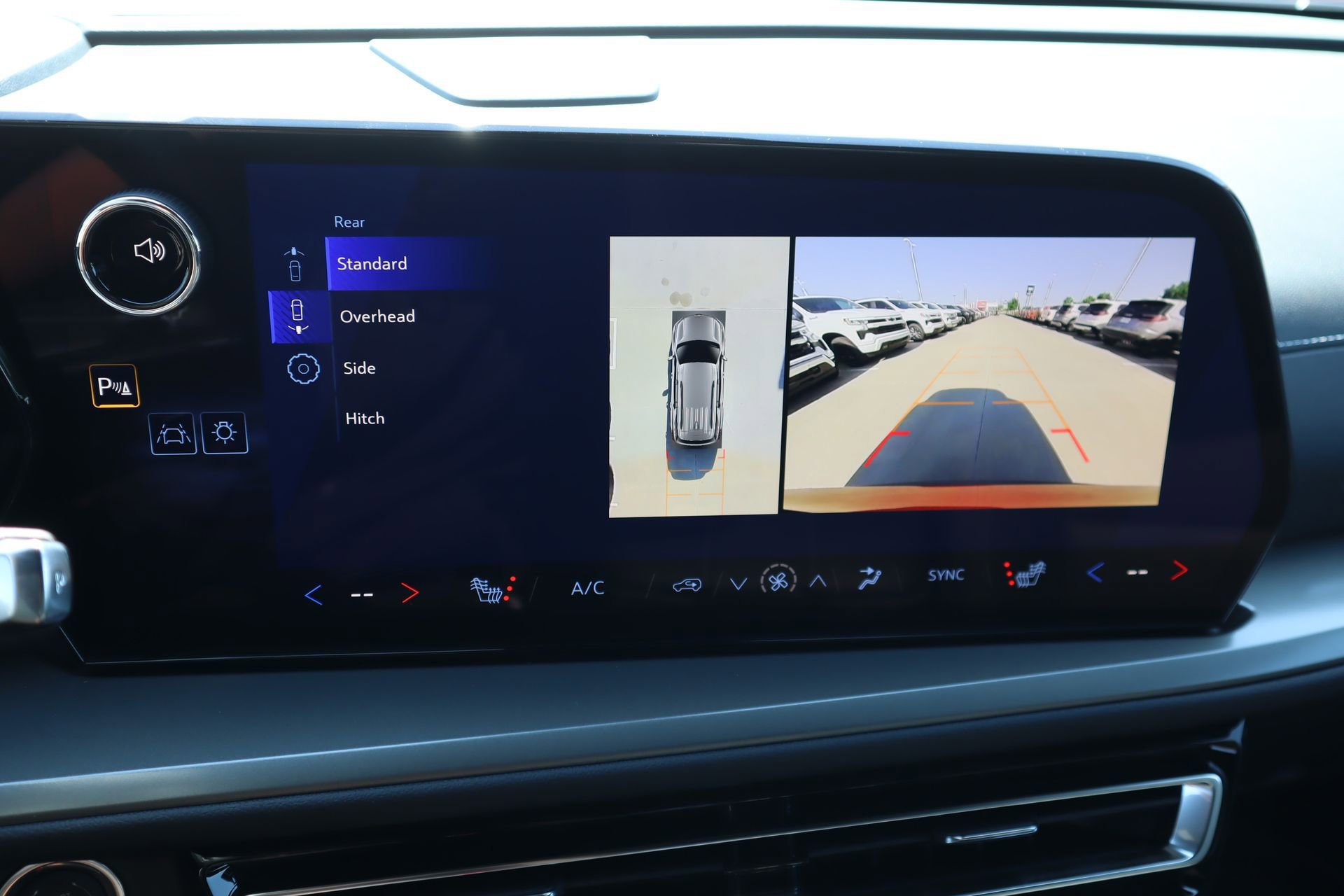 New 2026 Chevrolet Traverse LT w/ Enhanced Driving Package FWD image 10