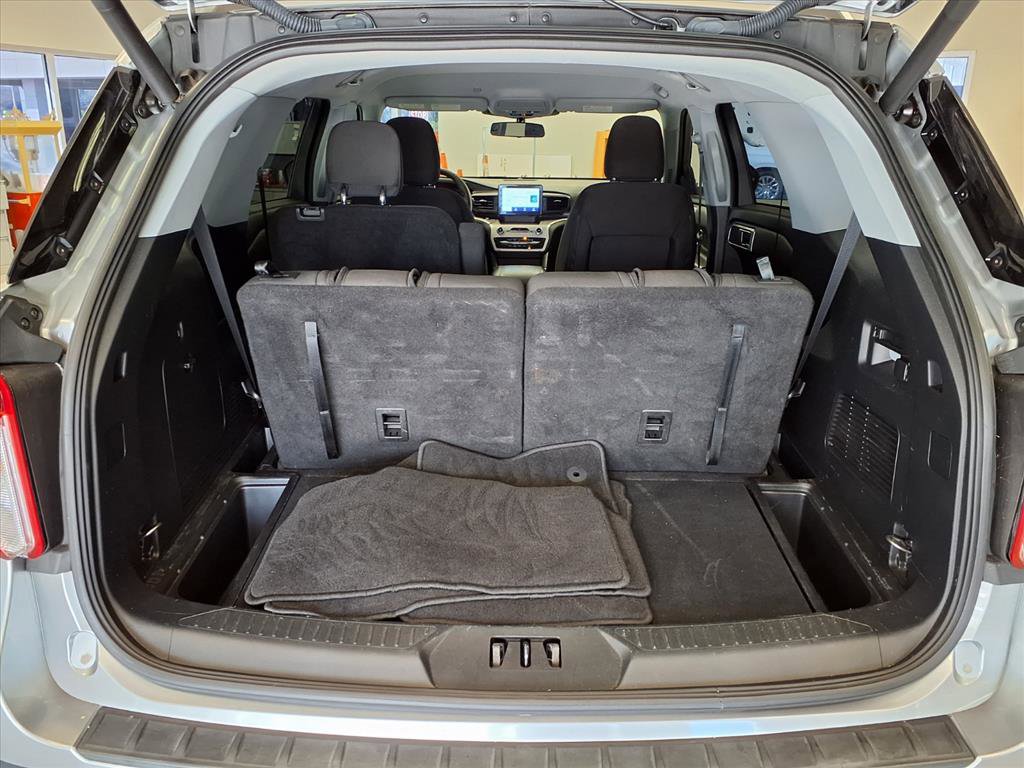 Used 2022 Ford Explorer XLT image 17
