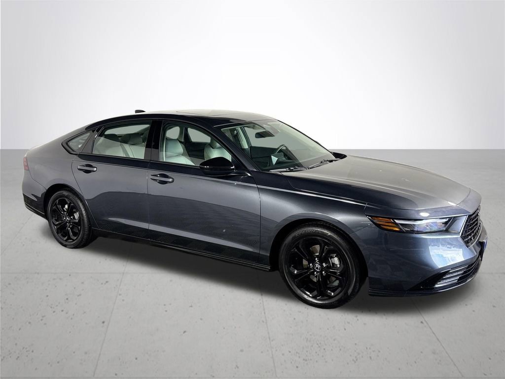 Used 2025 Honda Accord SE image 4