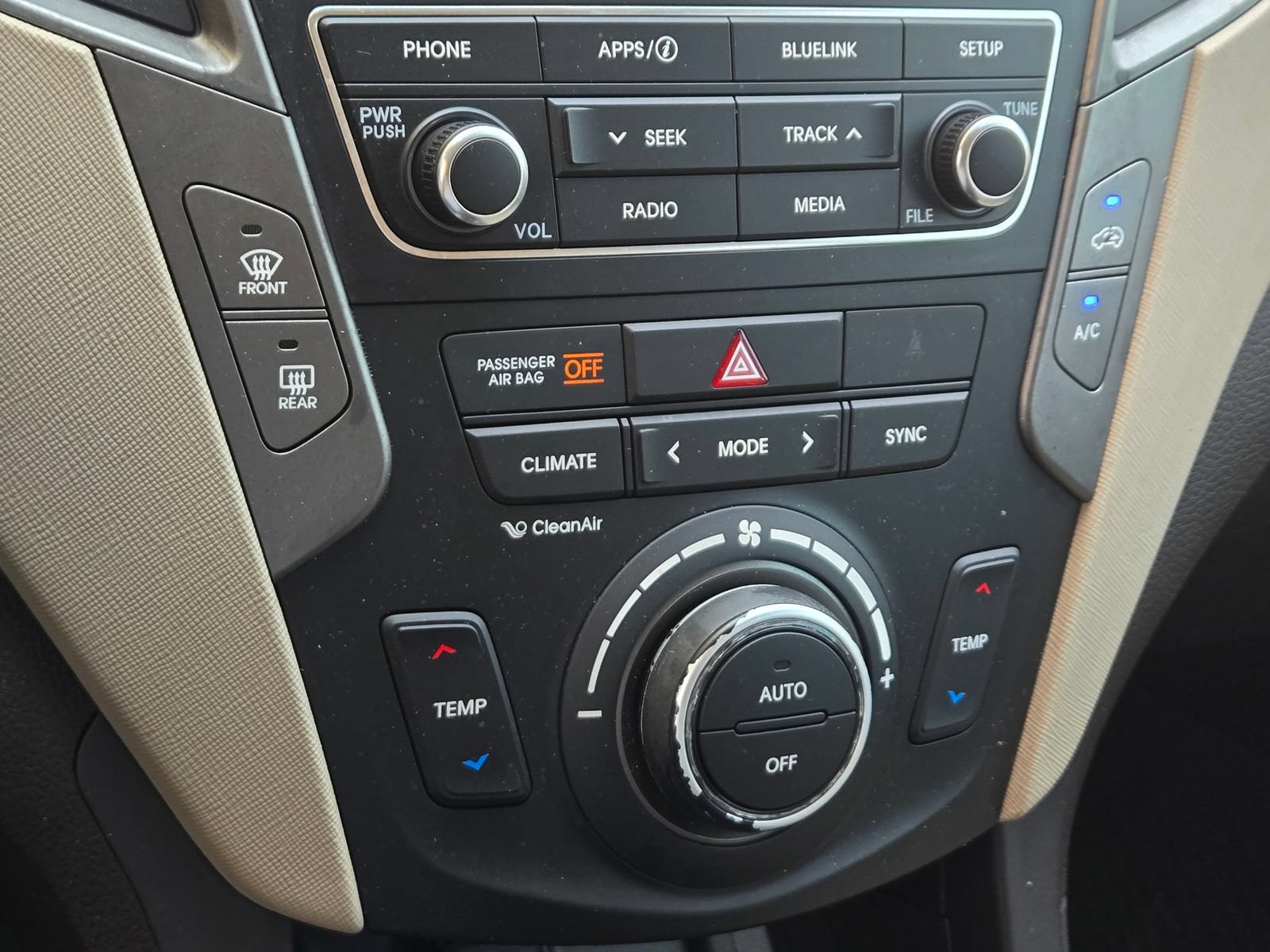 Used 2017 Hyundai Santa Fe Sport FWD image 17