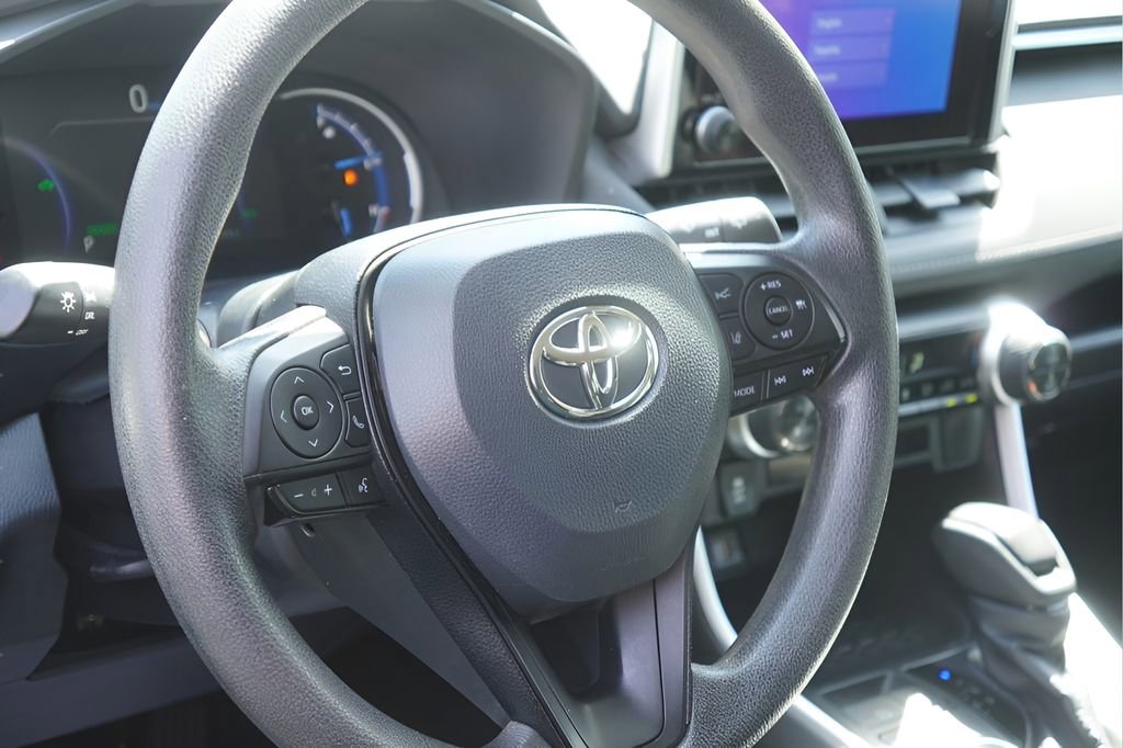 Used 2024 Toyota RAV4 LE image 13