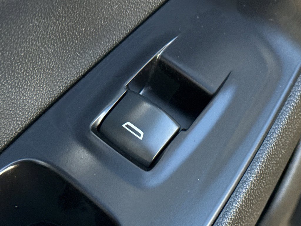 Used 2020 Chevrolet Traverse LT w/ LPO, Floor Liner Package image 31