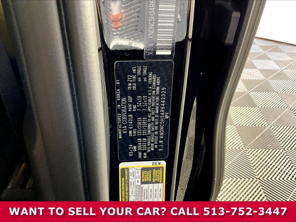 Used 2024 Kia Carnival EX FWD image 17