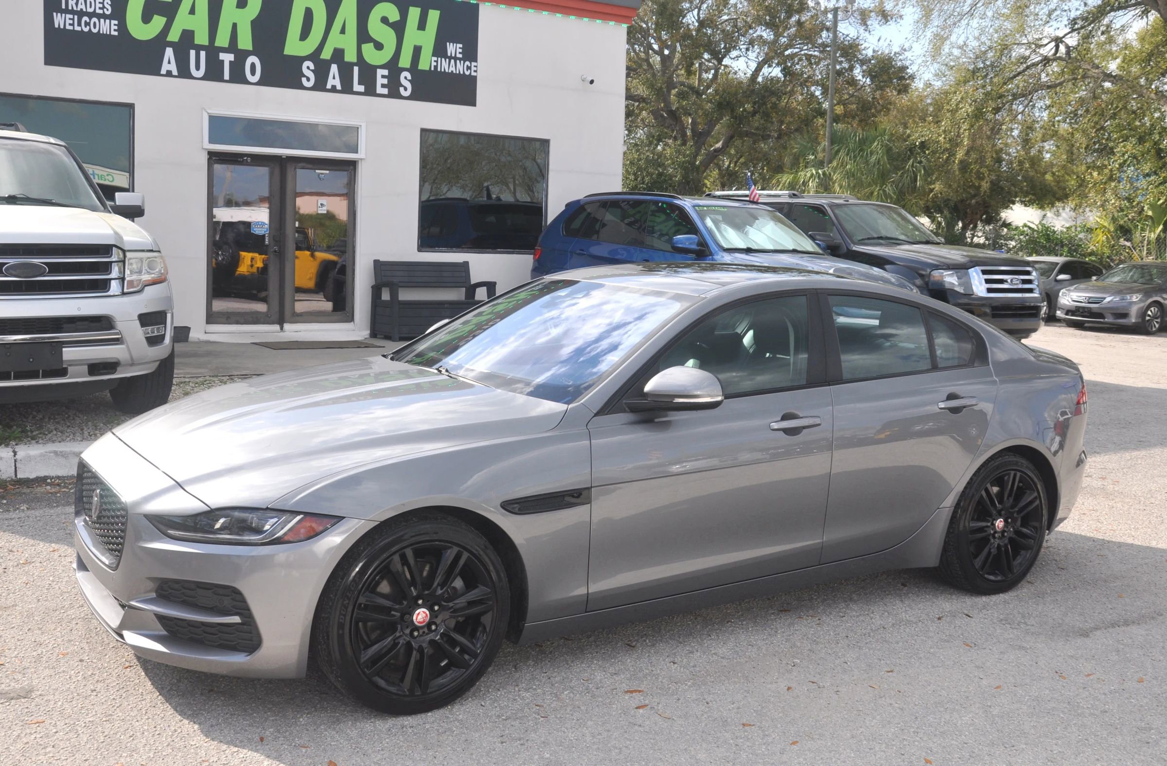 Used 2020 Jaguar XE S RWD image 3