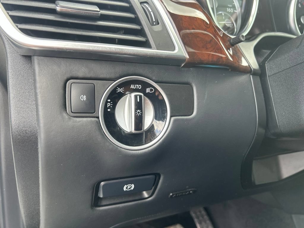 Used 2014 Mercedes-Benz GL 550 4MATIC image 25