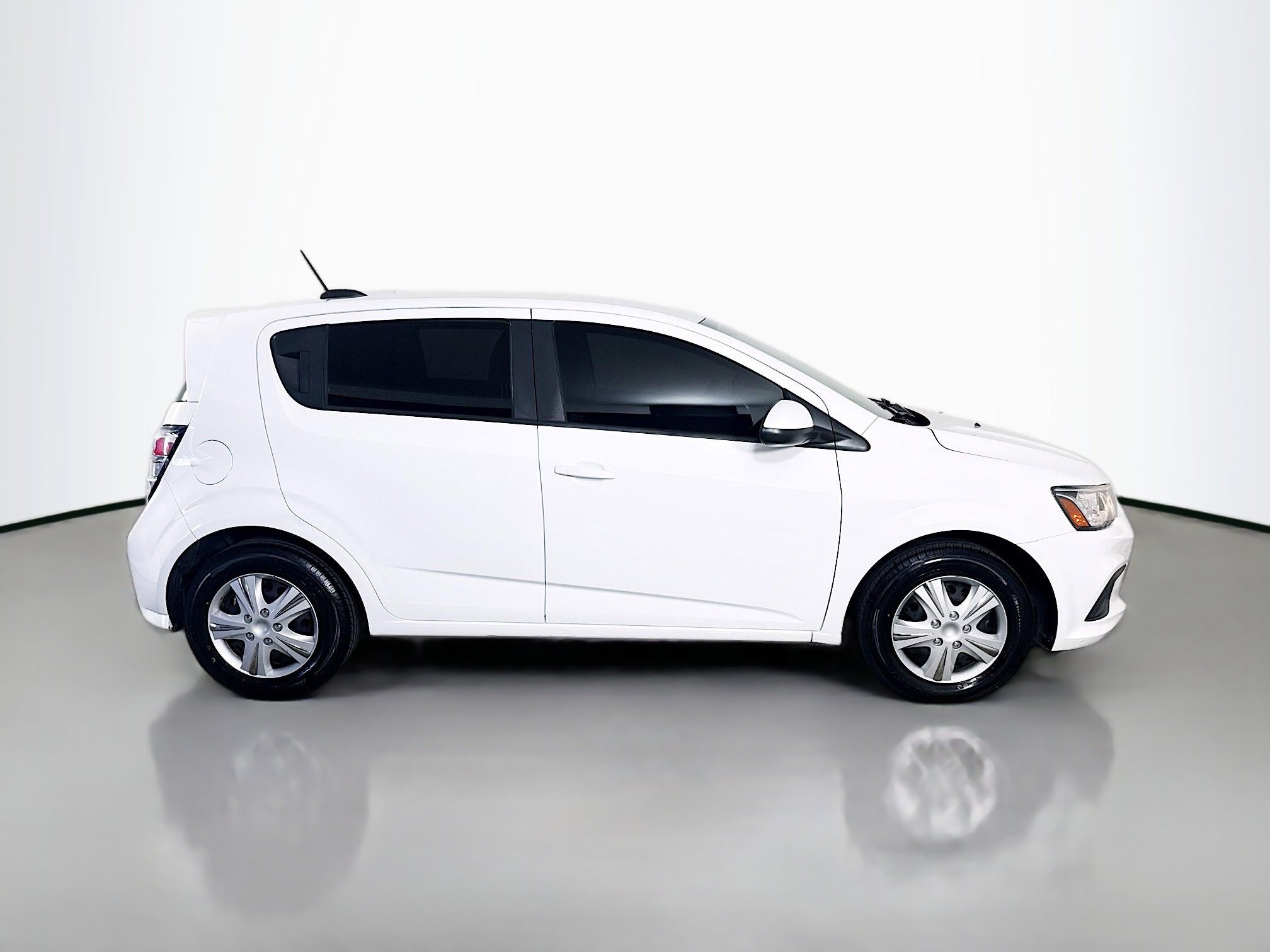 Used 2019 Chevrolet Sonic LT image 11