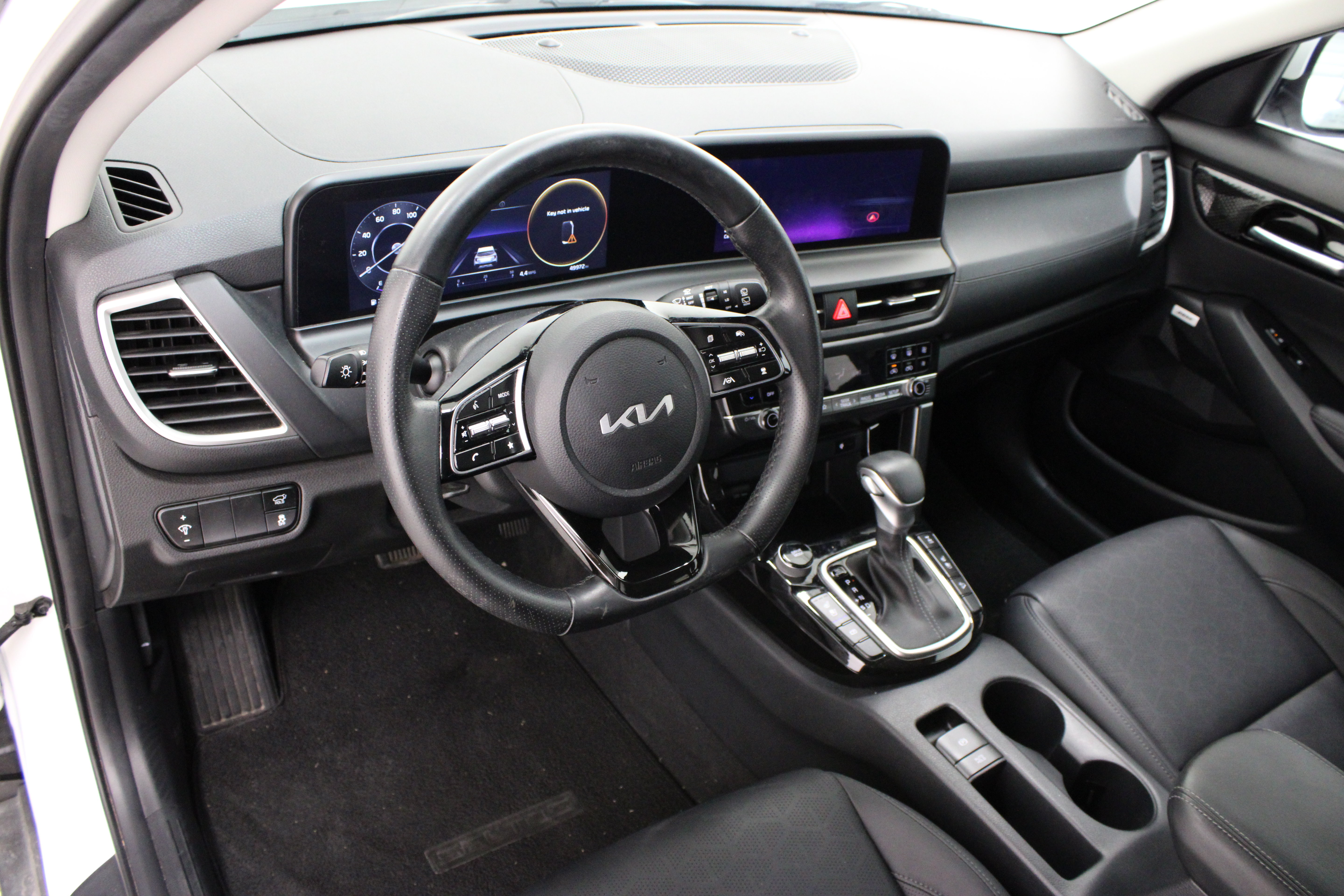 Used 2024 Kia Seltos SX w/ SX Sunroof Package AWD/4WD image 14