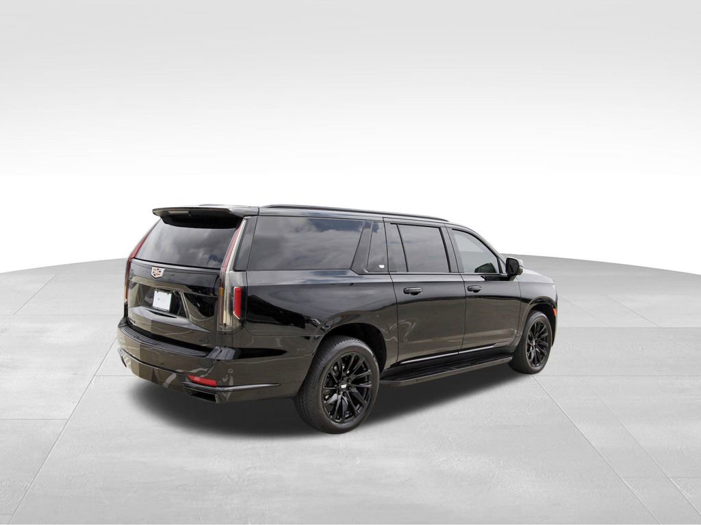 Used 2023 Cadillac Escalade ESV Sport AWD/4WD image 4