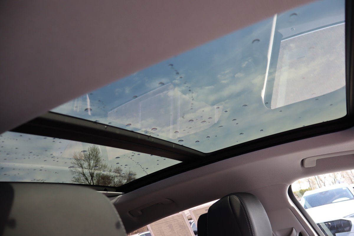 Used 2021 Audi e-tron Premium Plus w/ Premium Plus Package AWD/4WD image 16