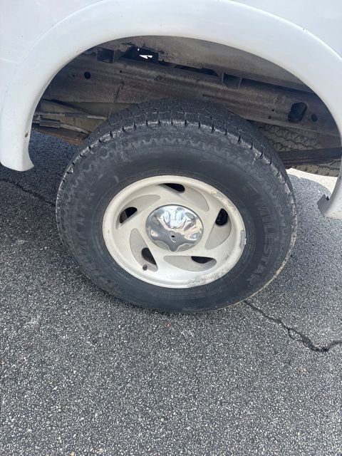 Used 2001 Ford F150 XLT AWD/4WD image 9